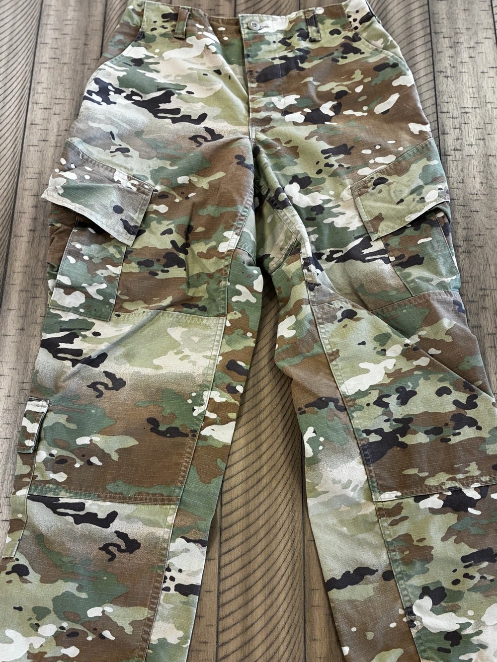 U.S military issue camouflage cargo utility pants measurement in photos